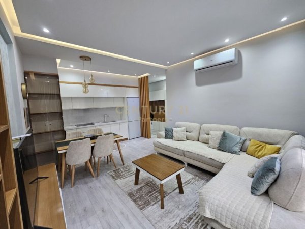 JAPIM APARTAMENT 2+1 ME QIRA TE TIRANA GOLDEN PARK!