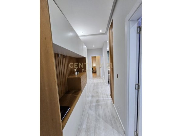 JAPIM APARTAMENT 2+1 ME QIRA TE TIRANA GOLDEN PARK!