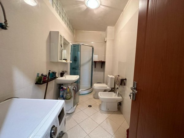 PER SHITJE APARTAMENT 2+1+2 TEK RRUGA "RIZA CEROVA" !