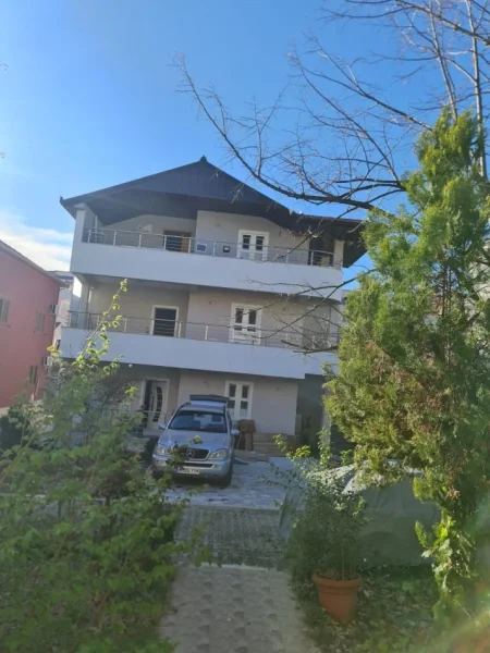 QERA- APRATAMENT 1+1 PERBALL MINISTRIS SE KULTURES