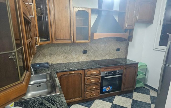 APARTAMENT 2+1 ME QERA NE ZEMER TE TIRANES