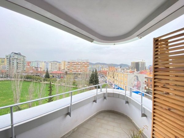 Apartament 2+1+2 per qira prane Stadiumit Dinamo