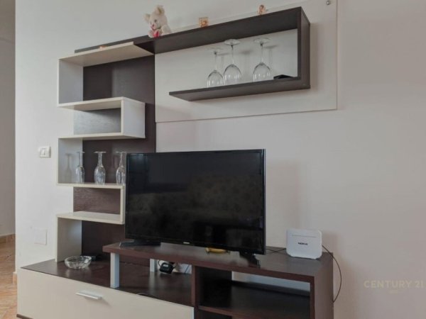 Apartament 2+1 ne Rrugen e Kavajes!