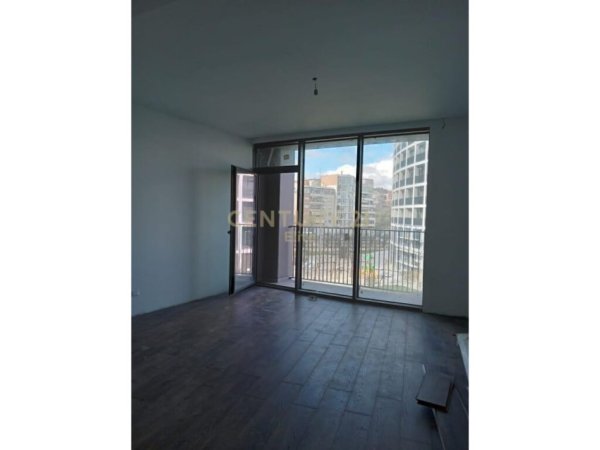 JEPET ME QIRA APARTAMENT 1 + 1 TEK LAKE VIEW