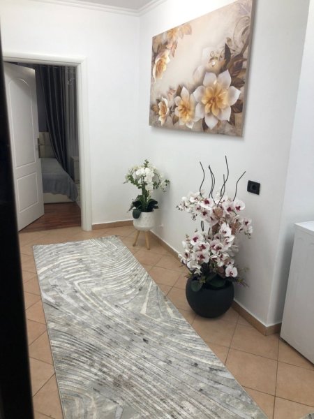 Qera, Apartament 2+1 Laprak