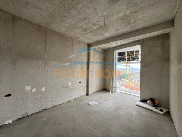 Shitet Apartament 2+1 Mine Peza