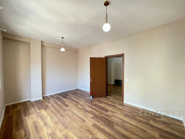 APARTAMENT 2+1 PER QIRA NE MYSLYM SHYR!