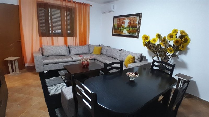 Tirane, Apartament me#Qira (Jordan Misja)