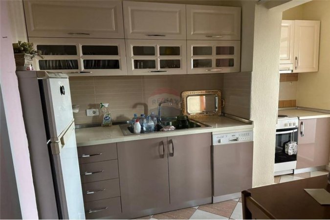 Apartament - Në Shitje - Brryli - Materniteti i Ri, Shqipëri
Apartament Ne shitje 2+1 te Materniteti I Ri