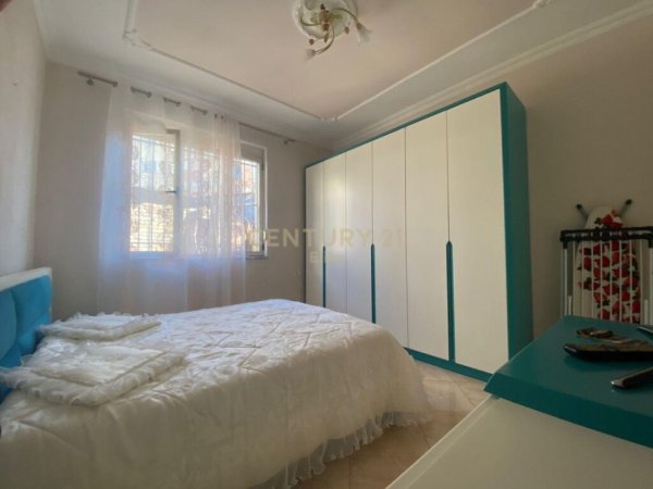 Shitet apartament 1+1 prane Komisariatit Nr.4