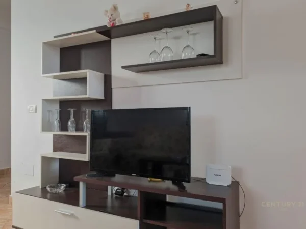 Apartament 2+1 ne Rrugen e Kavajes!