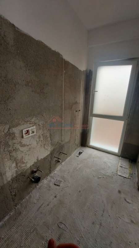 Apartament 2+1+2 ne shitje prane Emerald Center ne Tirane(Saimir)