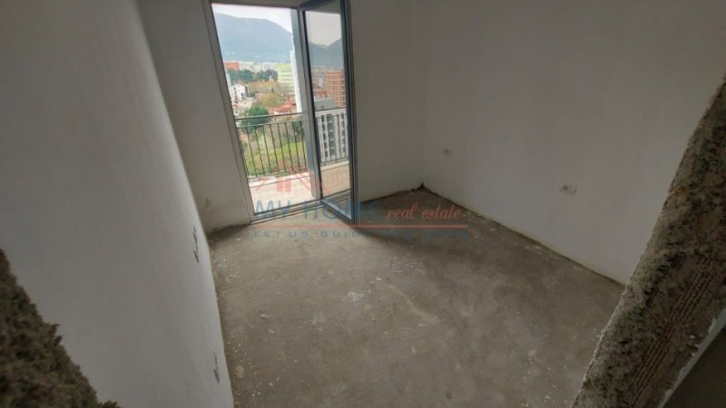 Apartament 2+1+2 ne shitje prane Emerald Center ne Tirane(Fatjana)