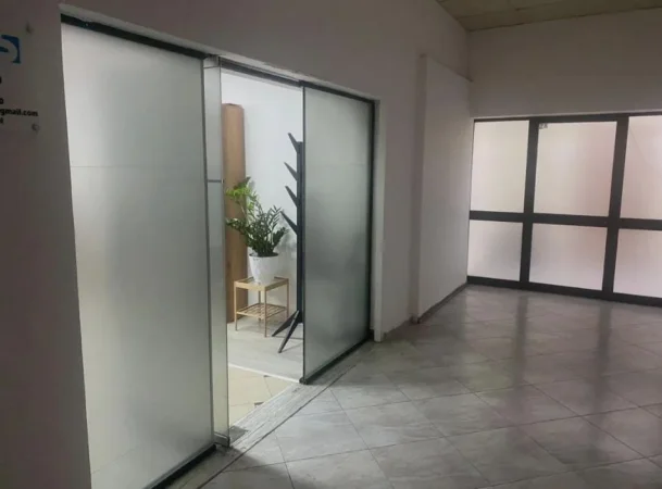 Zyre Me Qera Tek 21 Dhjetori (ID BZ2292) Tirane