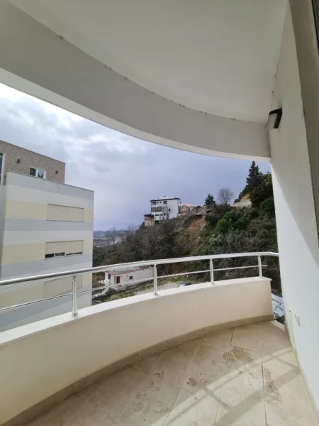 Apartament 1+1ne shitje afer Restorant 2 Luanet,Fresk.