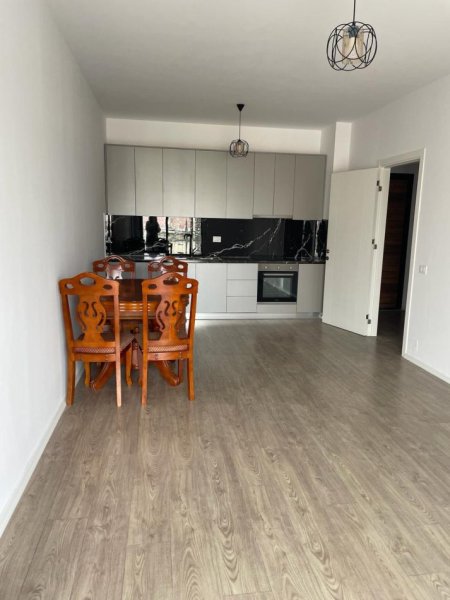 Qera Apartament  1+1 ( Porcelan )