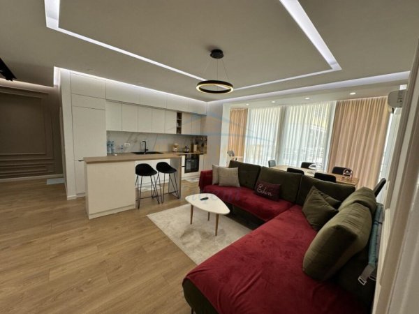 Shitet, Apartament 2+1, Fresk, Tiranë.