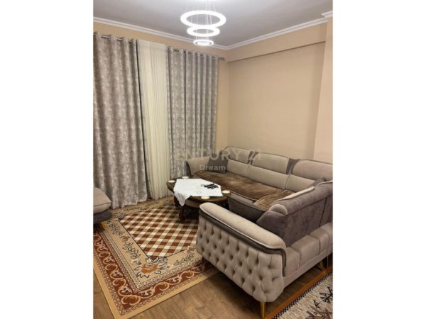 Shitet Apartament 2+1+2 tek Oxhaku! (Post parkimi Cmim Ekstra )