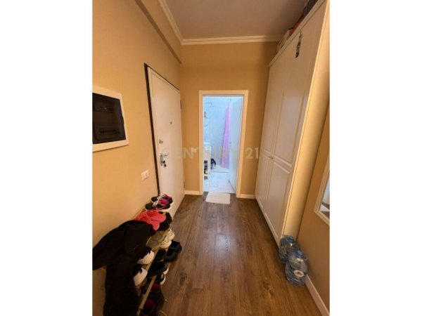 Shitet Apartament 2+1+2 tek Oxhaku! (Post parkimi Cmim Ekstra )