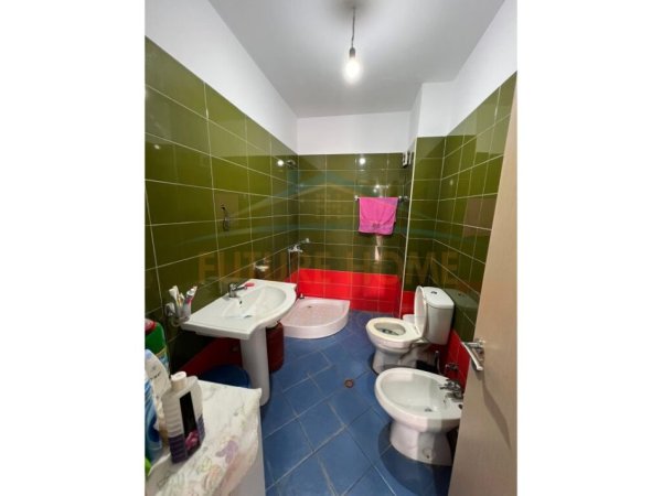 Shitet Apartament 2+1+2 , Unaza e Re , Tirane