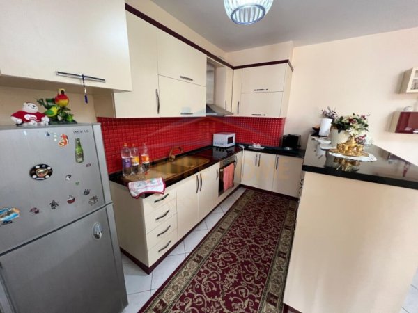 Shitet Apartament 2+1+2 , Unaza e Re , Tirane