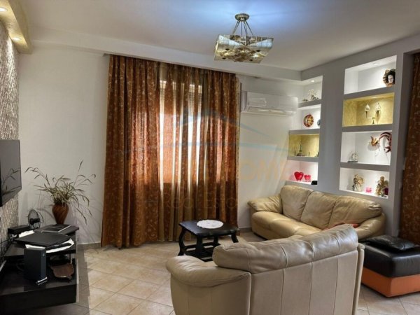 Qera , Apartament 2+1+2 , Rruga e Barrikadave , Tirane