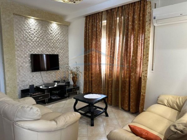 Qera , Apartament 2+1+2 , Rruga e Barrikadave , Tirane