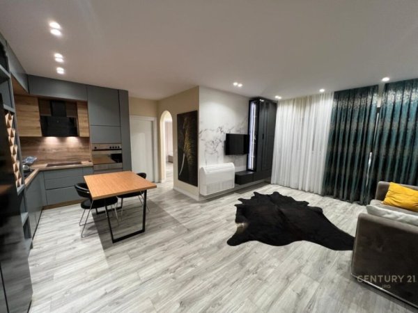 JEPET ME QIRA APARTAMENT 2+1 TEK KOMUNA E PARISIT !