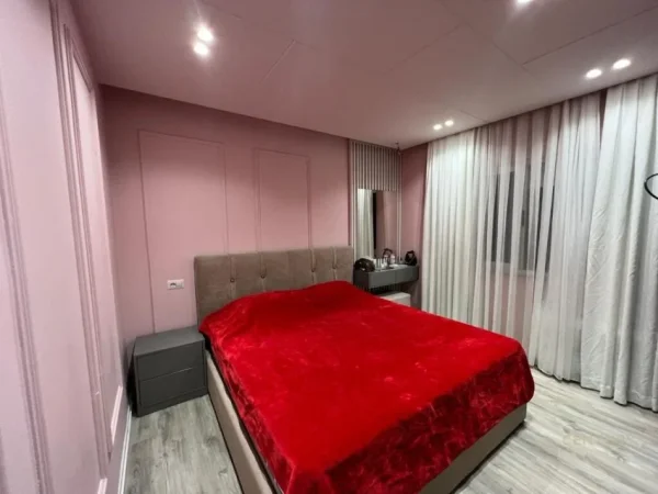 JEPET ME QIRA APARTAMENT 2+1 TEK KOMUNA E PARISIT !