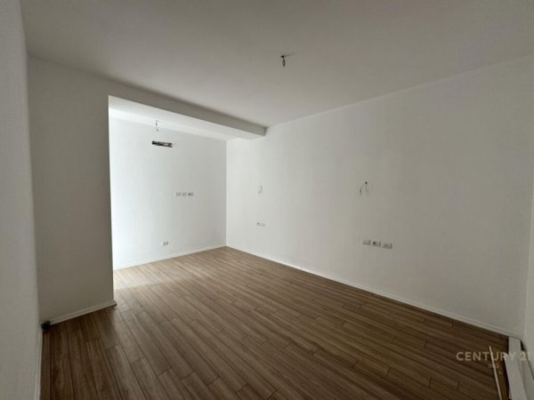 JEPET ME QIRA APARTAMENT 1+1 TEK GARDEN BUILDING !