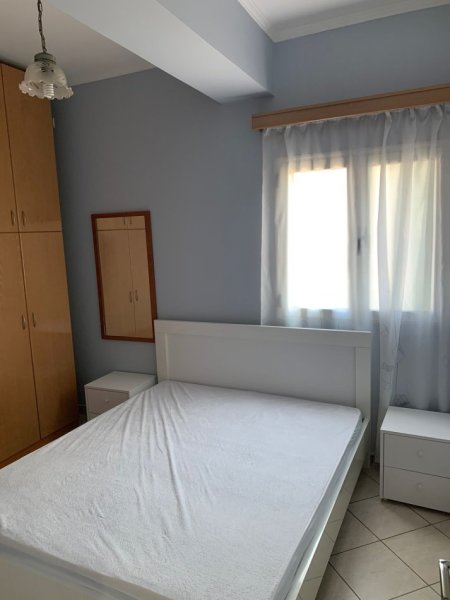 Jepet me qera Apartamenti 1+1 370 euro , Don Bosko prane Alb Market.