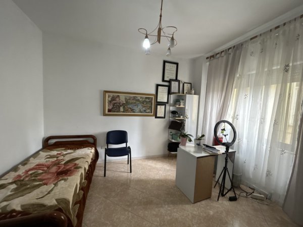 Tirane, Apartament per#Shitje (Komuna e Parisit )