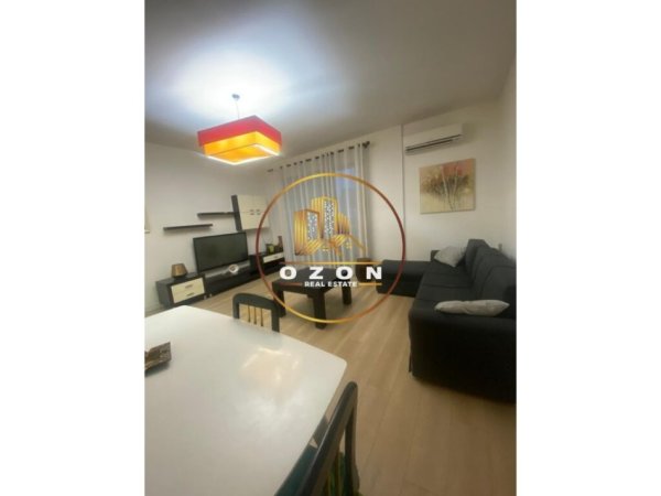 Ofrohet Apartament 2+1 me Post Parkimi për Qira!