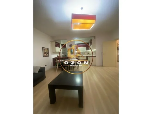 Shitet Apartament 2+1 me Post Parkimi tek Rruga Kosovareve!