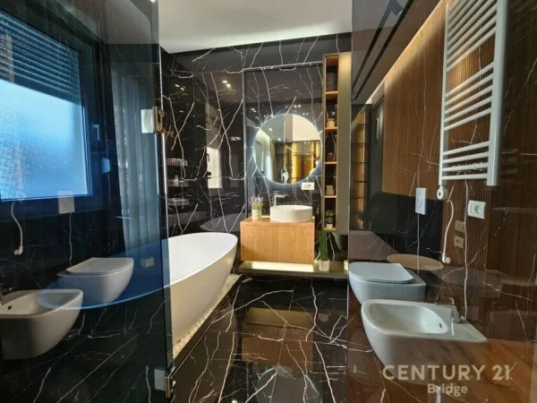 SHITET APARTAMENT 2+1+2 NE ZONEN E LIQENIT TE THATE