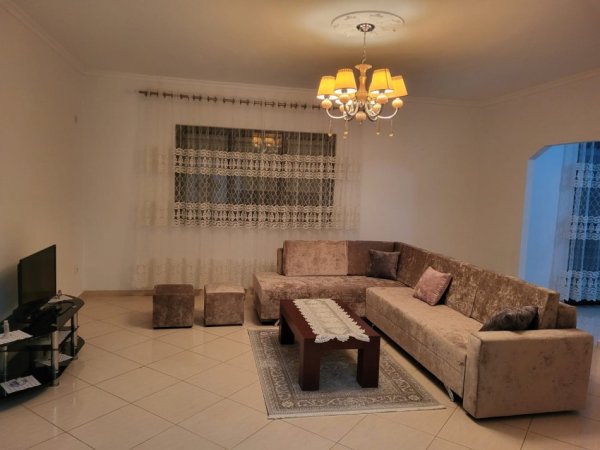 Apartament 3+1+2 me qera - Sauk