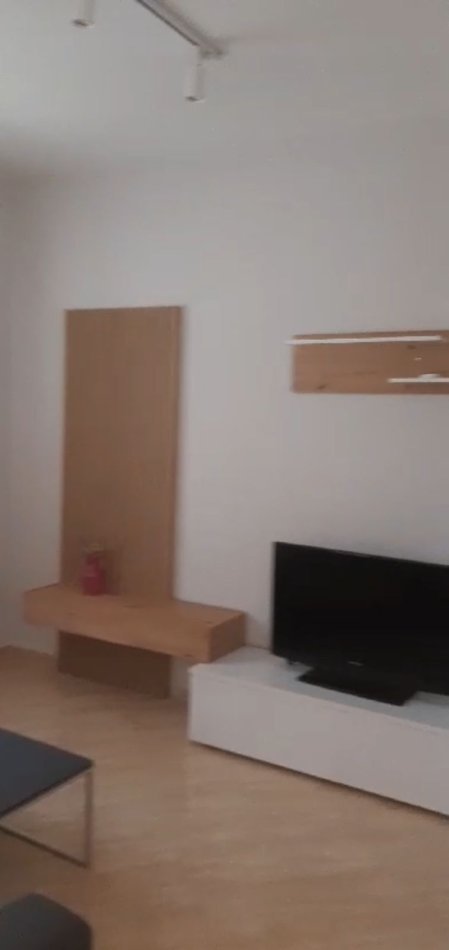 Jepet me qera Apartamenti 2+1 600 mije leke, Bulevardi Bajram Curri prane Shkolles Besnik Sykja.