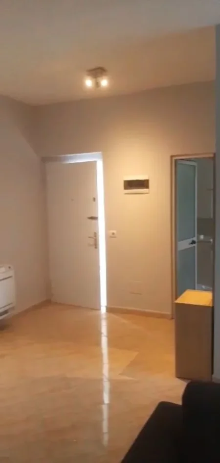 Jepet me qera Apartamenti 2+1 600 mije leke, Bulevardi Bajram Curri prane Shkolles Besnik Sykja.