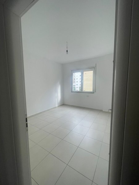 Jepet me qera apartament 2+1+2,Rruga 5 maj,Concord Center :40.000Leke te reja