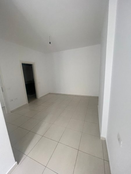 Jepet me qera apartament 2+1+2,Rruga 5 maj,Concord Center :40.000Leke te reja