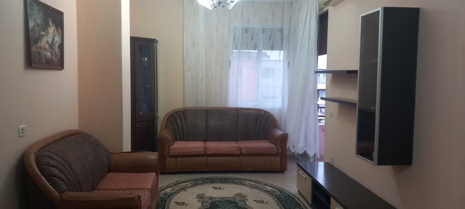 APARTAMENT 1+1 PER SHITJE NE FRESK!