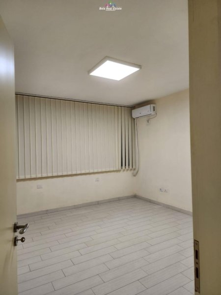 Apartament Me Qera 3+1 Tek Pazari I Ri (ID B2341) TiraneApartament Me Qera 3+1 Tek Pazari I Ri (ID B2341) Tirane