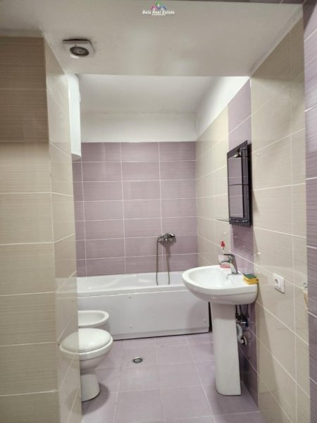 Apartament Me Qera 3+1 Tek Pazari I Ri (ID B2341) TiraneApartament Me Qera 3+1 Tek Pazari I Ri (ID B2341) Tirane