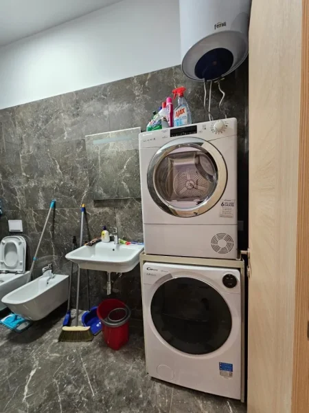 Qera, Apartament 1+1 Square21 Rruga e kavajes , Tirane