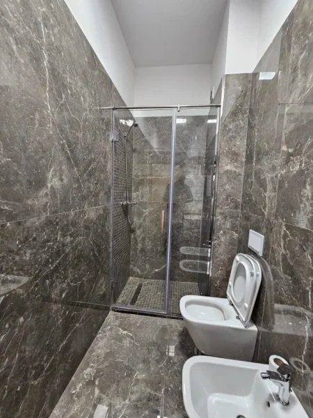 Qera, Apartament 1+1 Square21 Rruga e kavajes , Tirane