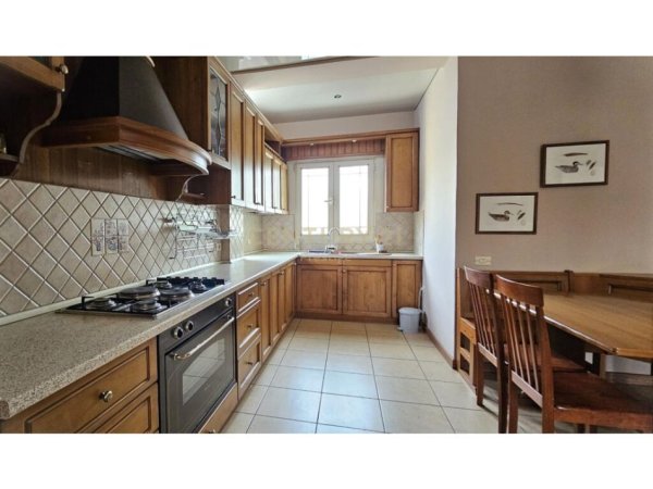 APARTAMENT PER QERA 2+1+2 NE RRUGEN E DURRESIT!
 Tirana, Albania