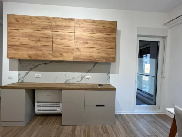 Ofrojme per qira apartament 3+1+2 ne 21 Dhjetori