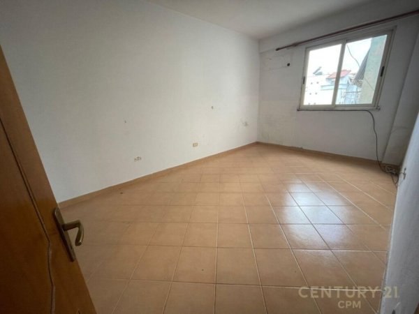 Shesim Apartament 2+1 Te Komuna E Parisit