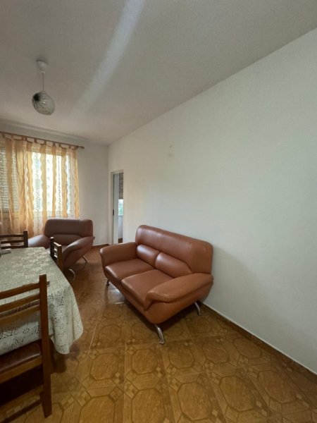 Jepet me qera Apartamenti 2+1 400€, Astir prane Bar Artistit.