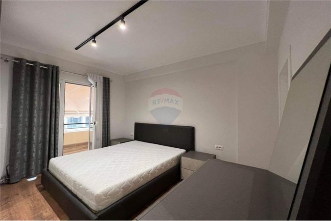 Jepet me qera apartament Luksoz 2+1+2 i pabanuar me pare tek Kristal Center.